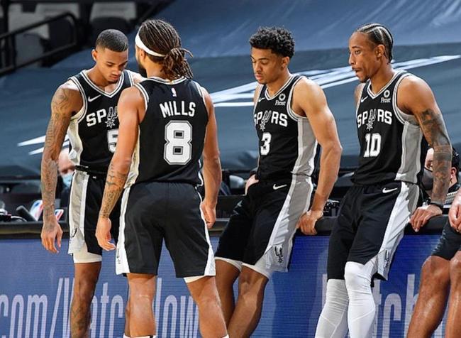 中国U19女排副攻崭露头角，3-0轻取智利取世锦赛两连胜，今晚迎战日本（中国U19女排副攻闪耀全场，3-0完胜智利收获世锦赛两连胜，今晚对阵日本）