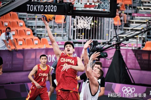 排球王莱昂+科门达+萨萨克 三巨头续约 冲击波超新赛季（球王莱昂携科门达、萨萨克续约，冲击波三大核心剑指新赛季）