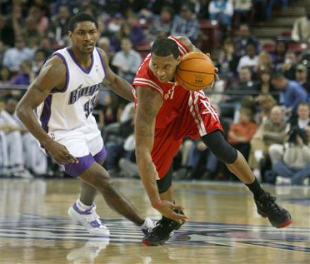 米兰vs罗马：莱奥搭档恩昆库出战，迪巴拉首发（米兰对阵罗马：莱奥与恩昆库携手上阵，迪巴拉首发）