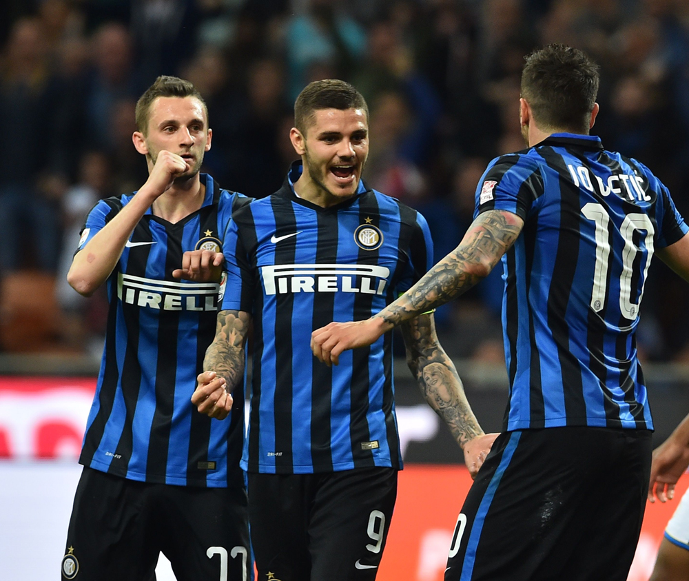 图片报：拜仁飞机因慕尼黑大雾无法起飞，只能去奥格斯堡乘机（图片报：慕尼黑大雾致拜仁航班停飞，球队改赴奥格斯堡登机）