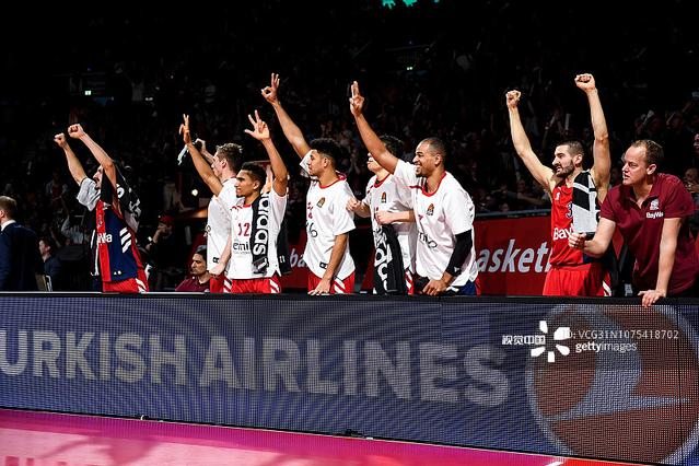 厄德高复出引发阿森纳阵容平衡讨论（厄德高回归令阿森纳阵容均衡成焦点）