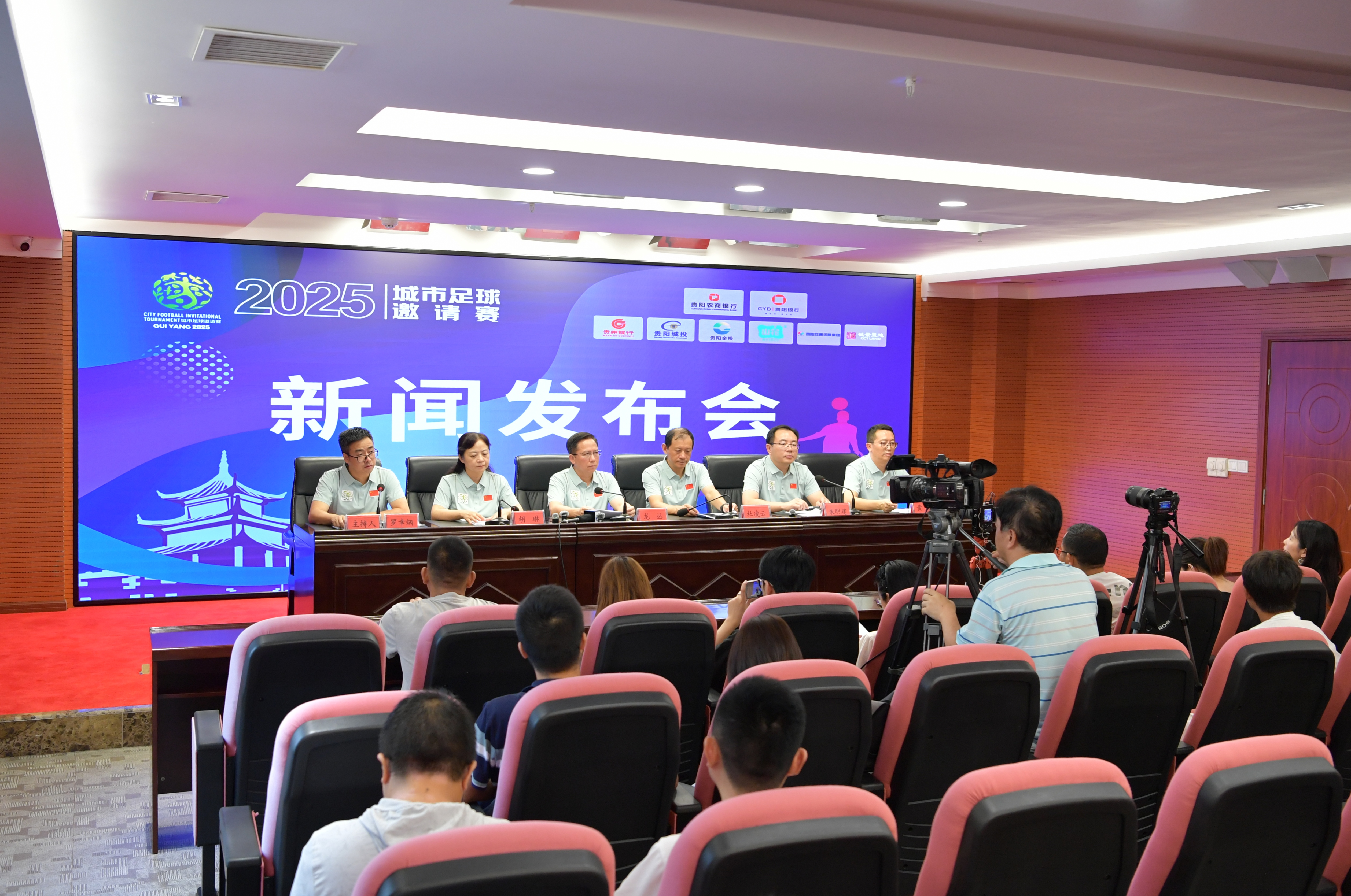 罗马诺：梅努可能在1月离开曼联，那不勒斯对租借他很感兴趣（罗马诺：梅努或将在一月离开曼联，那不勒斯有意租借他）